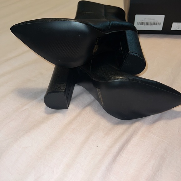 Brand NIB Womens 7.5 quarter zip heeled boots - Picture 4 of 4